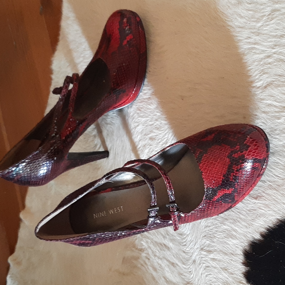 Nine West dress shoes heals